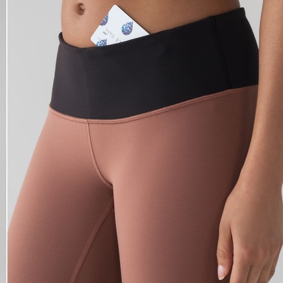 Lululemon Wunder Under Tight in Henna / Black - Picture 5 of 8